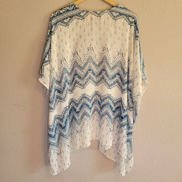 Lottie & Holly by Band of Gypsies Chevron Batnik Kimono - Picture 14 of 15